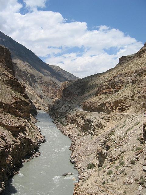 IMG_0195.JPG - 23-06-2006 Verder langs de Spiti rivier.